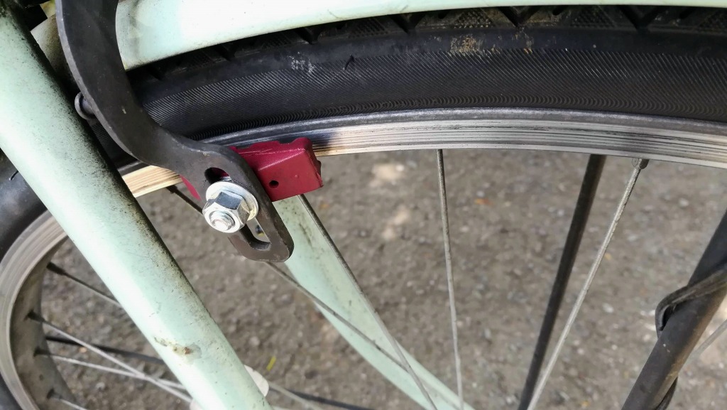 自転車(ママチャリ)前輪ブレーキパッド (1)