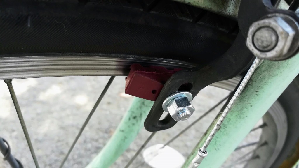 自転車(ママチャリ)前輪ブレーキパッド (2)
